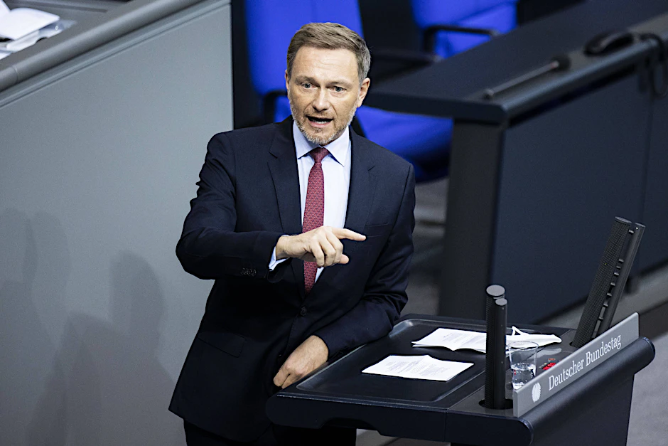FDP-Chef Christian Lindner fordert, dass das Parlament an Debatten um Grundrechtsbeschränkungen beteiligt wird.&nbsp;