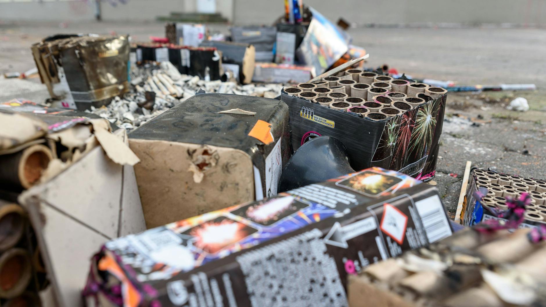 Silvestermüll in den Straßen von Berlin (Archivbild).