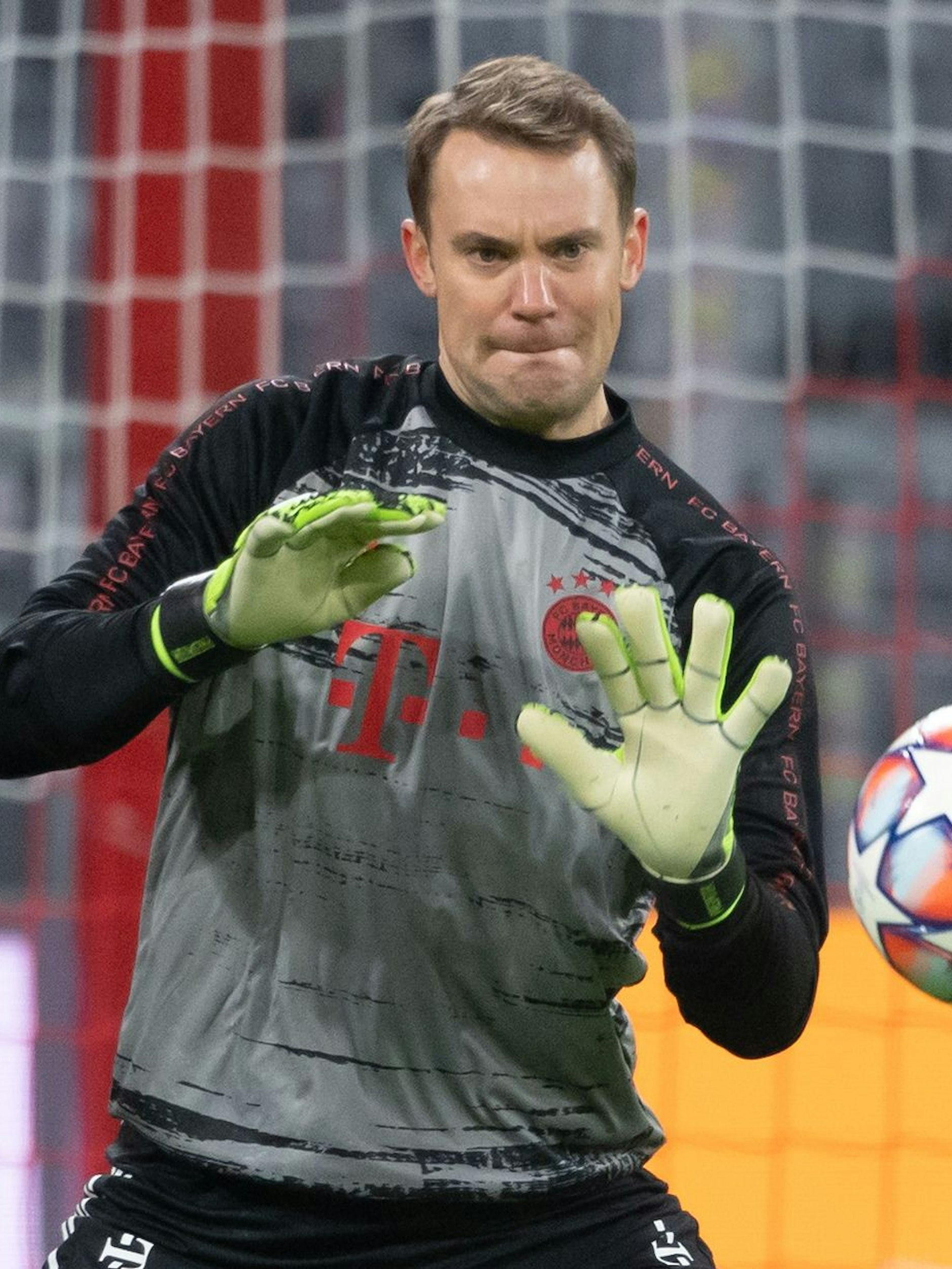 Musste zuletzt häufiger hinter sich greifen, als ihm lieb war: Bayerns Welttorhüter Manuel Neuer.