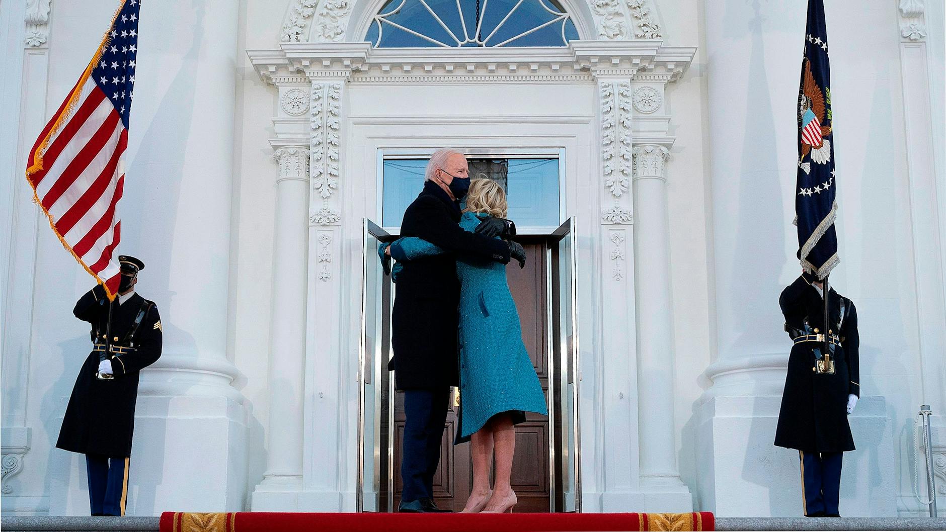 Joe und Jill Biden beziehen das Weiße Haus.