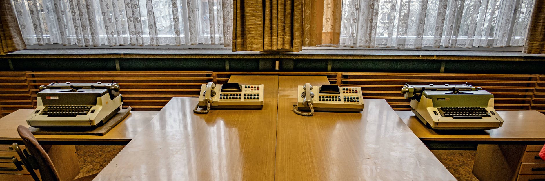 Vorzimmer des Büros von Erich Mielke im Stasimuseum in Berlin-Lichtenberg.