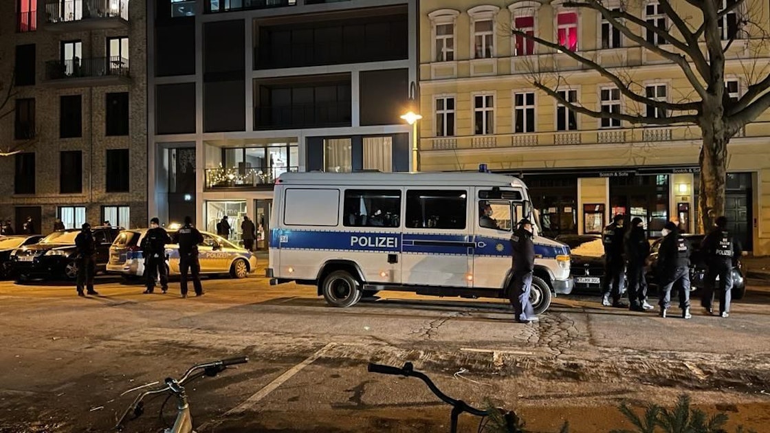 Nach Verstoß gegen Corona-Regeln: Polizei genehmigt „Querdenker“-Treffen in Bar