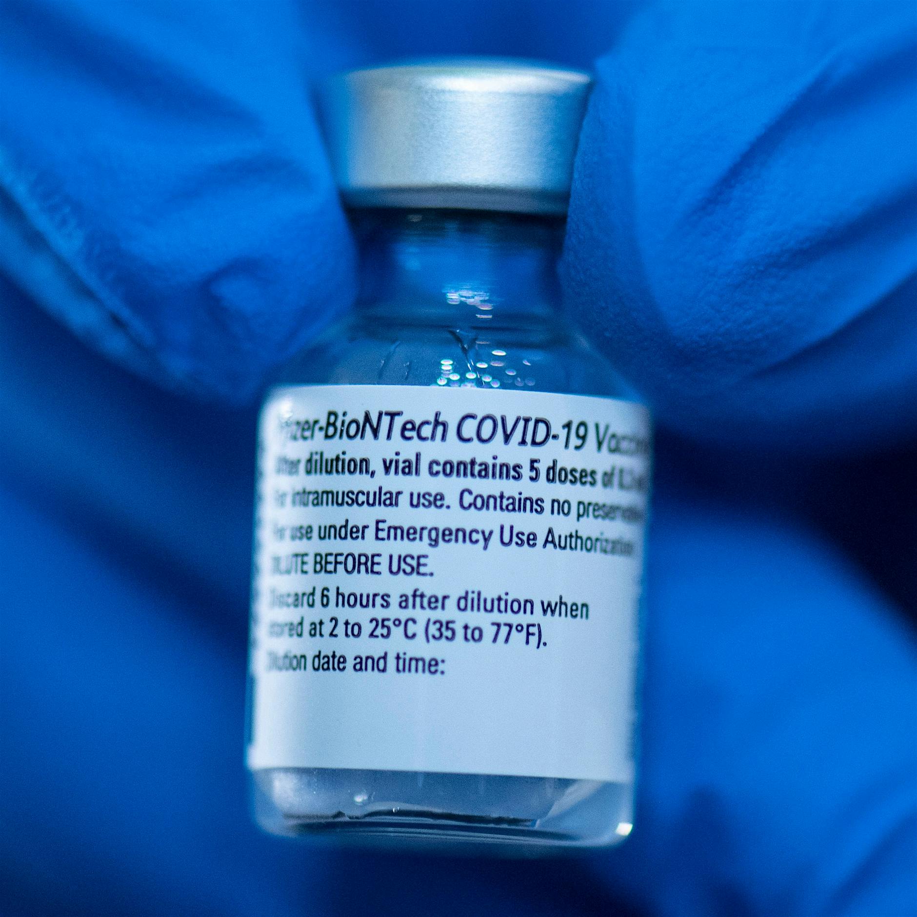 Engpass bei Biontech: Berlin will auf Impfstoffreserven zurückgreifen