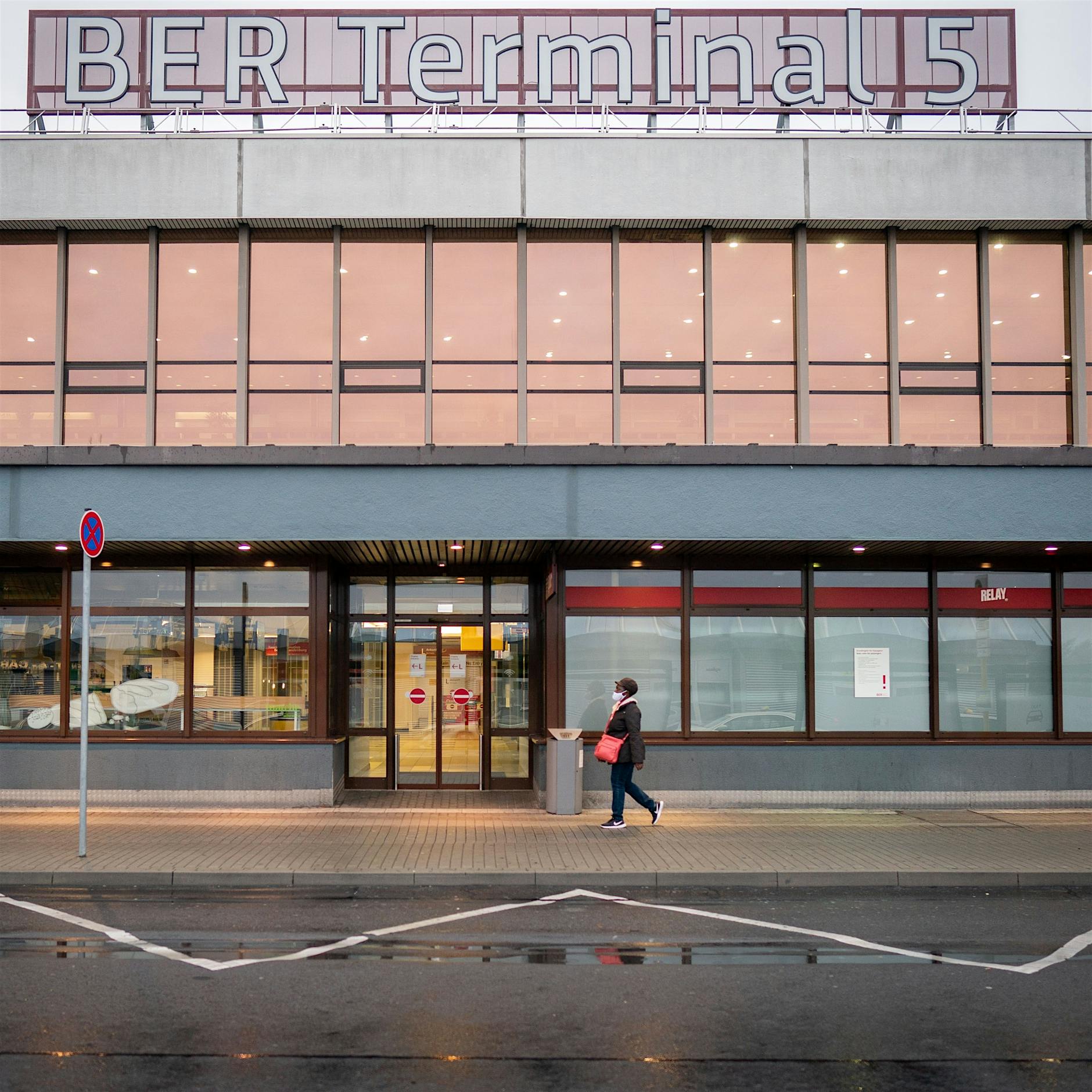 Leerer Flughafen: Am Dienstag startet keine einzige Maschine in Schönefeld
