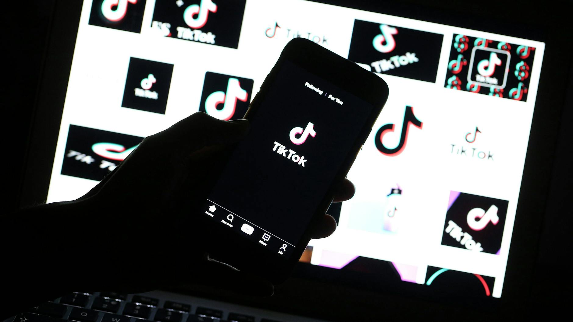 Auf der Videoplattform TikTok werden die unterschiedlichsten Videos hochgeladen (Symbolbild). 