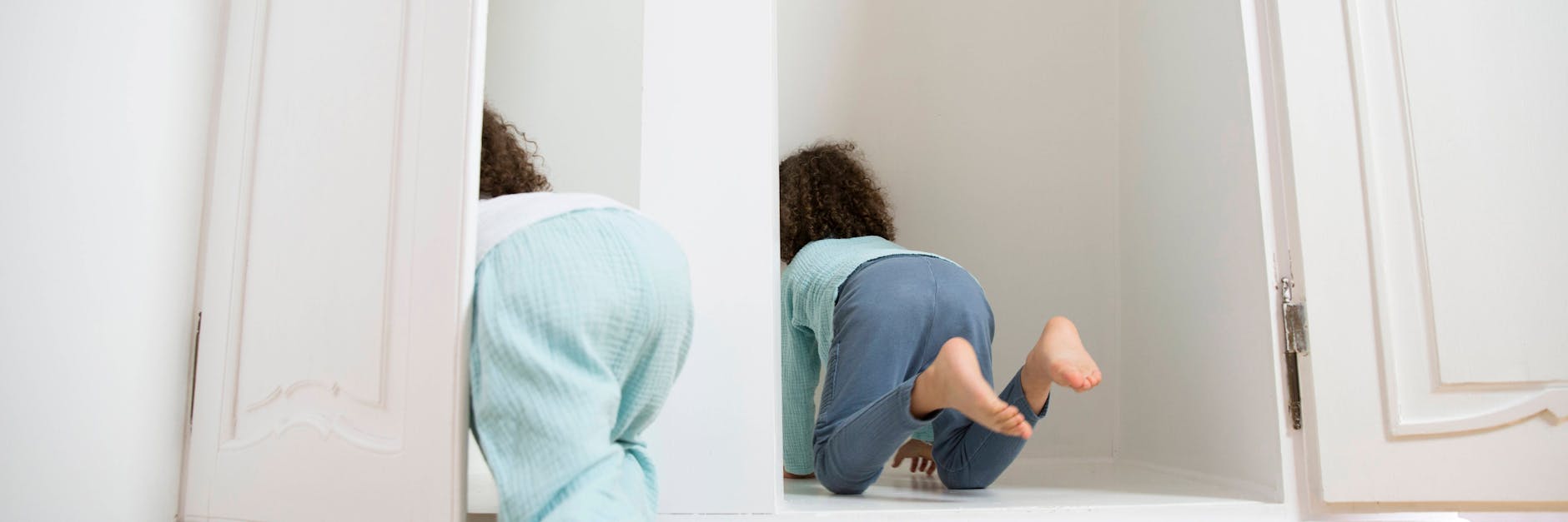 Der kleine Junge schlich sich zu einem Geheimtreffen am Kindergarten davon (Symbolbild).