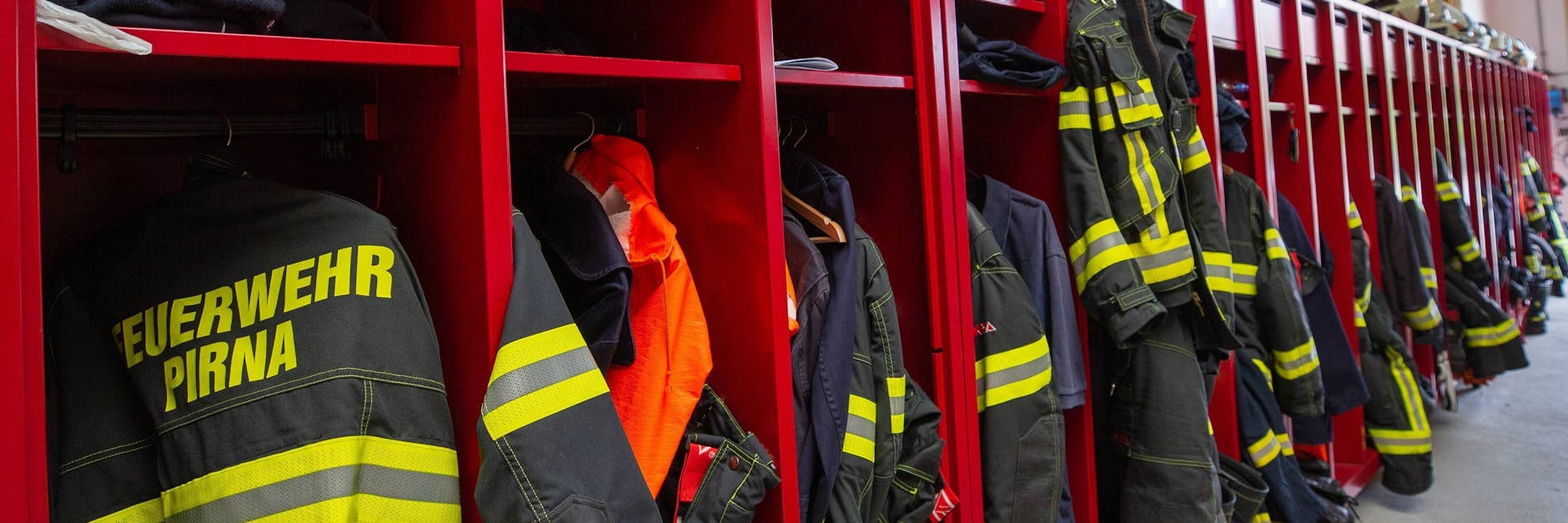 Huch, wo ist der Feuerwehrmann hin? Sitzt er vielleicht im Homeoffice?