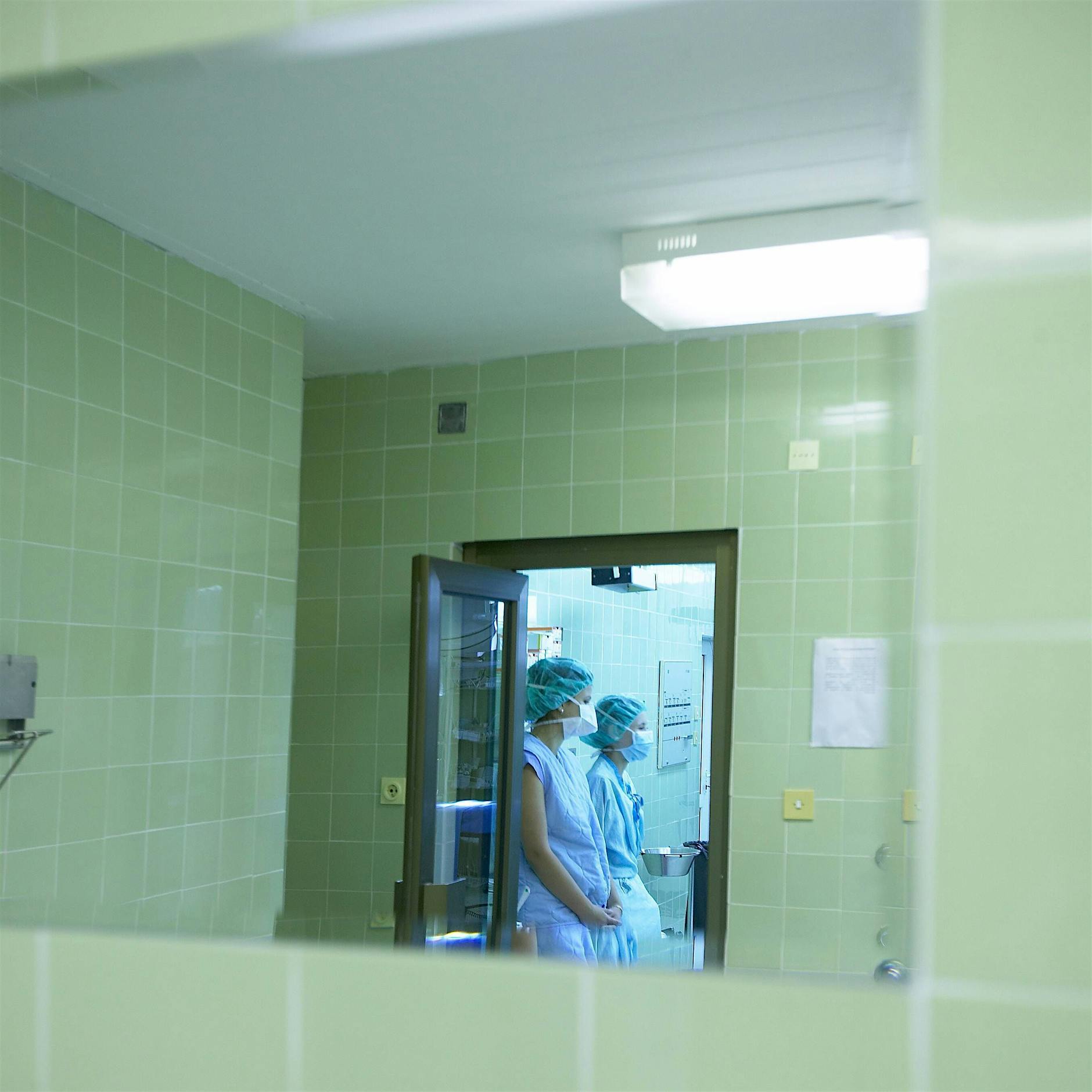 Kliniken werden geschlossen, obwohl das Gesundheitssystem vor dem Kollaps steht