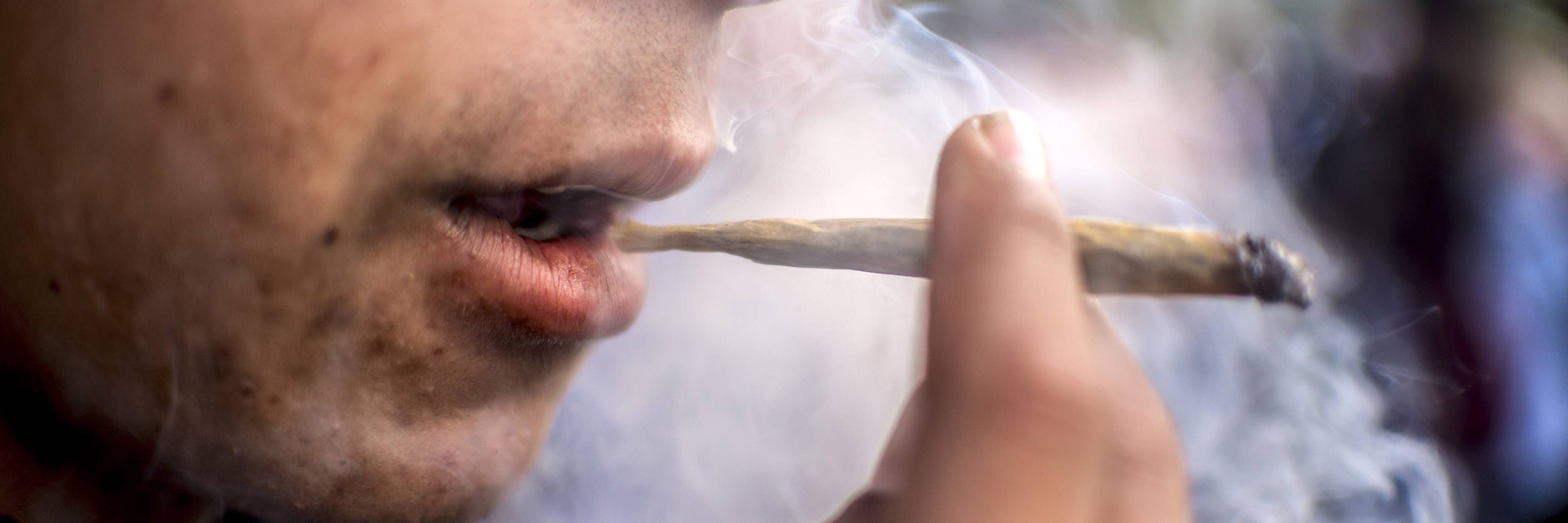 Jeder habe ein Recht darauf, ohne Strafandrohung Cannabis zu kaufen und einen Joint zu rauchen, sagt Jugendrichter Andreas Müller.