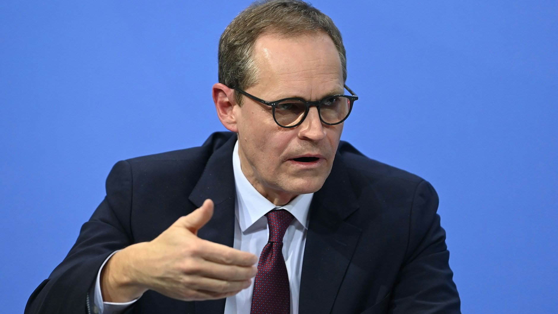 Michael Müller ist wegen der Ausbreitung der Corona-Mutation B.1.1.7 beunruhigt.