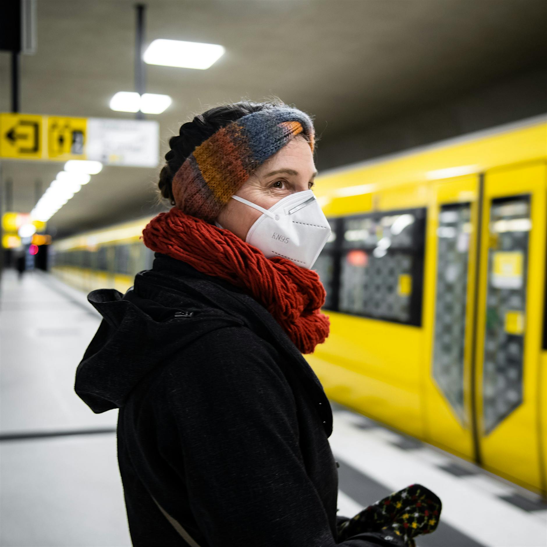 Berliner Forscher: Corona-Risiko im Wohnzimmer größer als in der Bahn