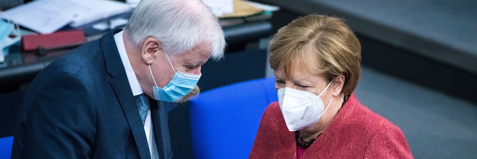 Bundesinnenminister Horst Seehofer (CSU) und Bundeskanzlerin Angela Merkel (CDU). 