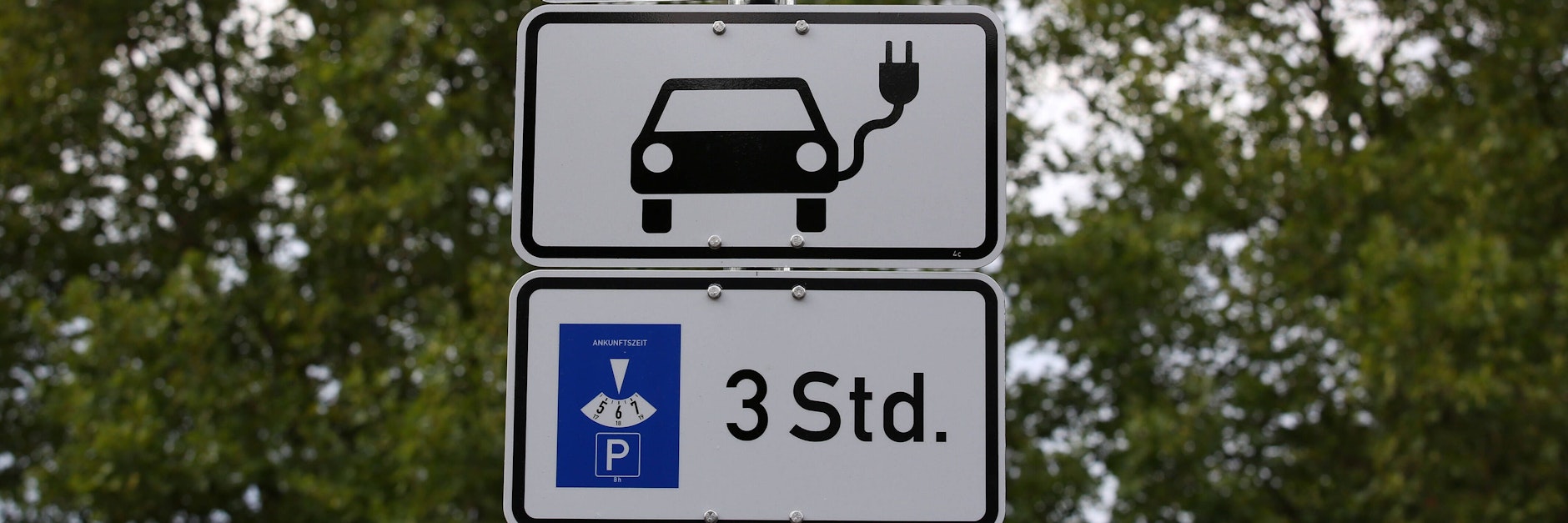 Wenn sich das Konzept der US-Forscher durchsetzt, braucht man künftig nur noch zehn Minuten an der Ladesäule und nicht mehr Stunden.