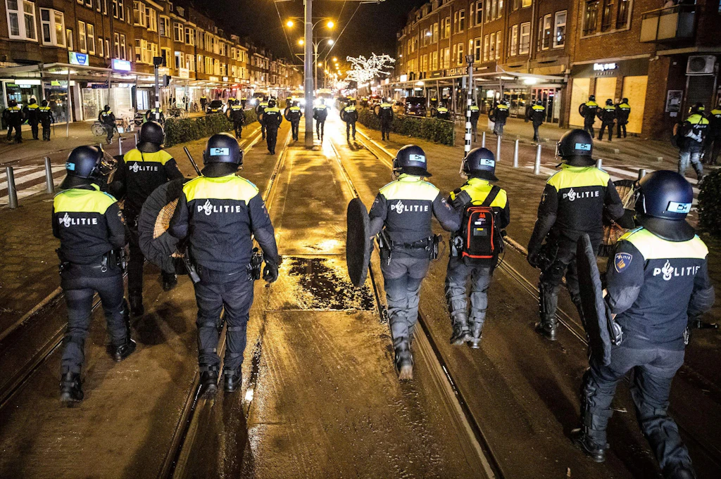 Corona-Proteste: Mehr als 130 Festnahmen in den Niederlanden