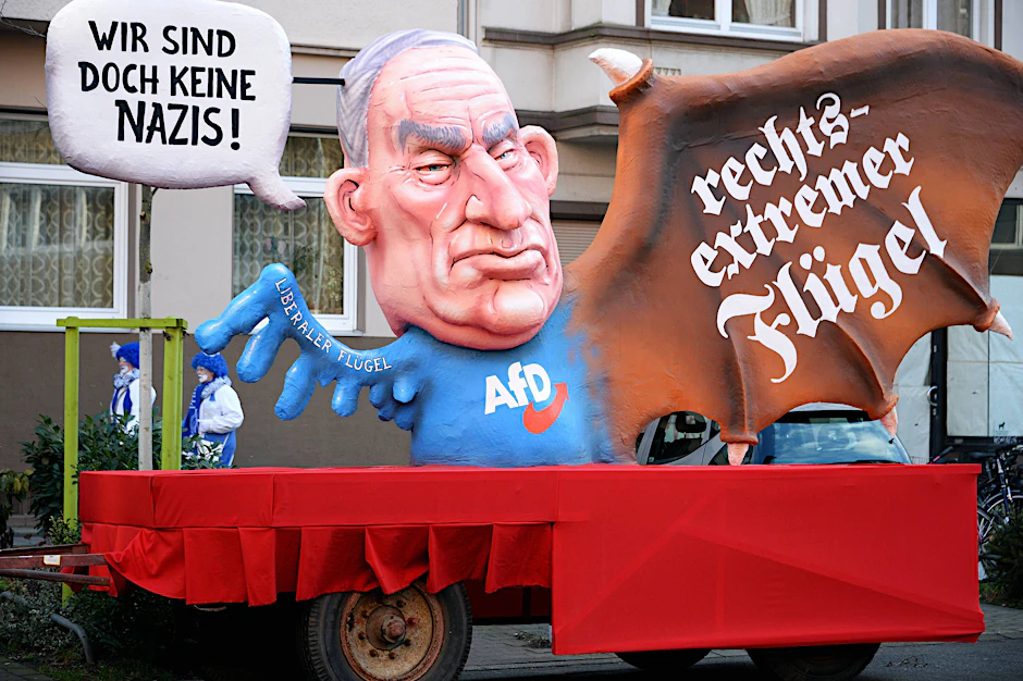 Rosenmontagszug in Düsseldorf im Jahr 2018 mit der AfD-Gallionsfigur Alexander Gauland.