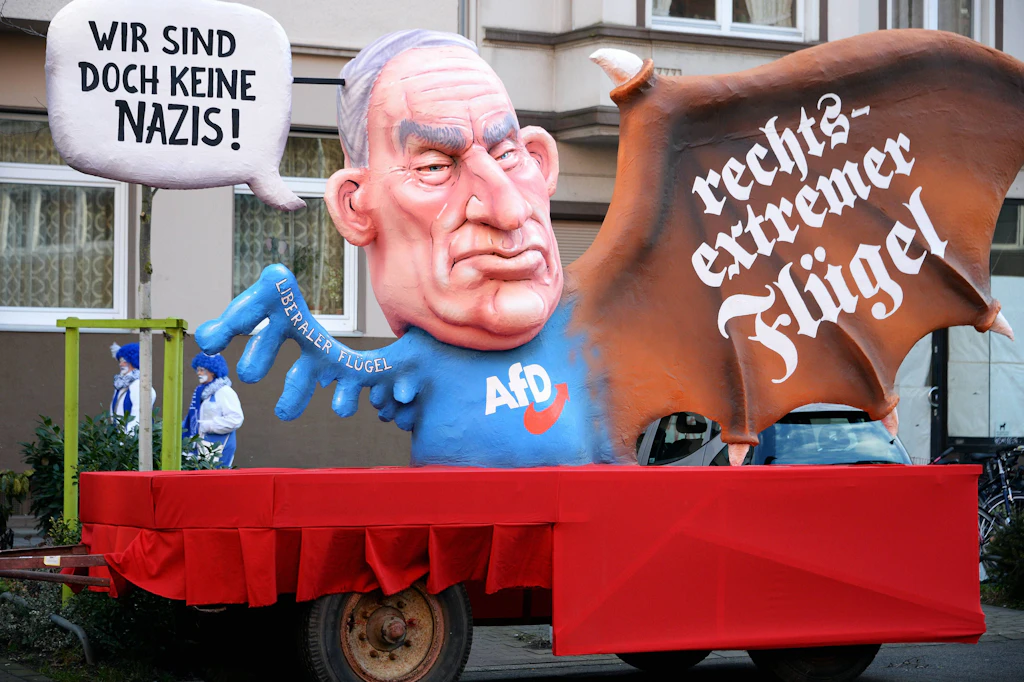 Sollte der Verfassungsschutz die gesamte AfD beobachten?