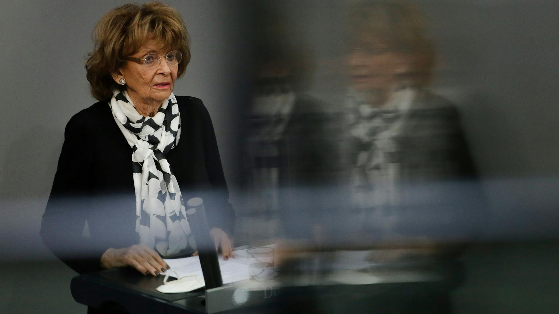 Die 88-jährige Holocaust-Überlebende Charlotte Knobloch sprach am Mittwoch im Bundestag.