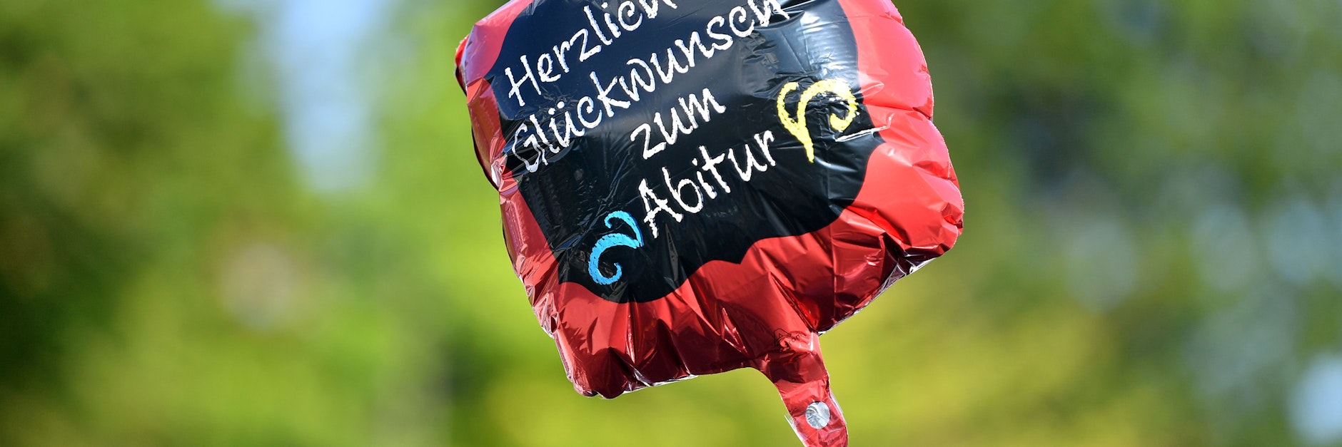 Ob ich es schaffe - das fragen sich in Corona-Zeiten wohl mehr Schüler als sonst. Jetzt wurden in Berlin neue Regelungen festgelegt. Aber die Sommerferien sollen unangetastet bleiben.&nbsp;