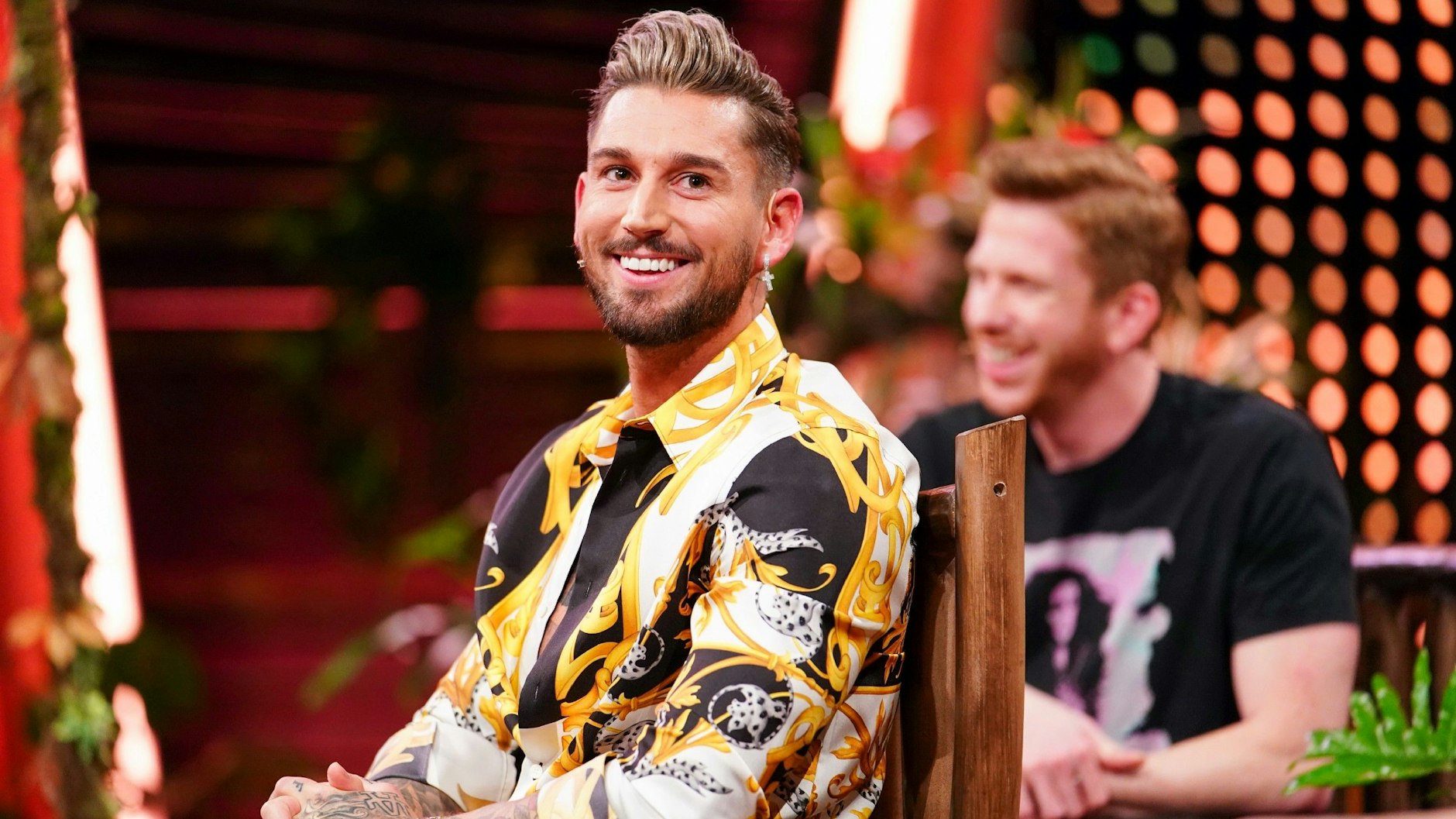 Mike Heiter (vorne) und Lars Tönsfeuerborn sind bereits im Finale der Dschungelshow.