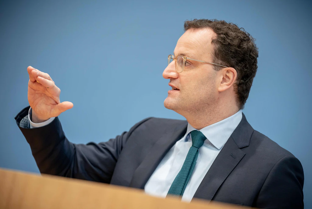 Jens Spahn erklärt sich zu Impfgipfel bereit