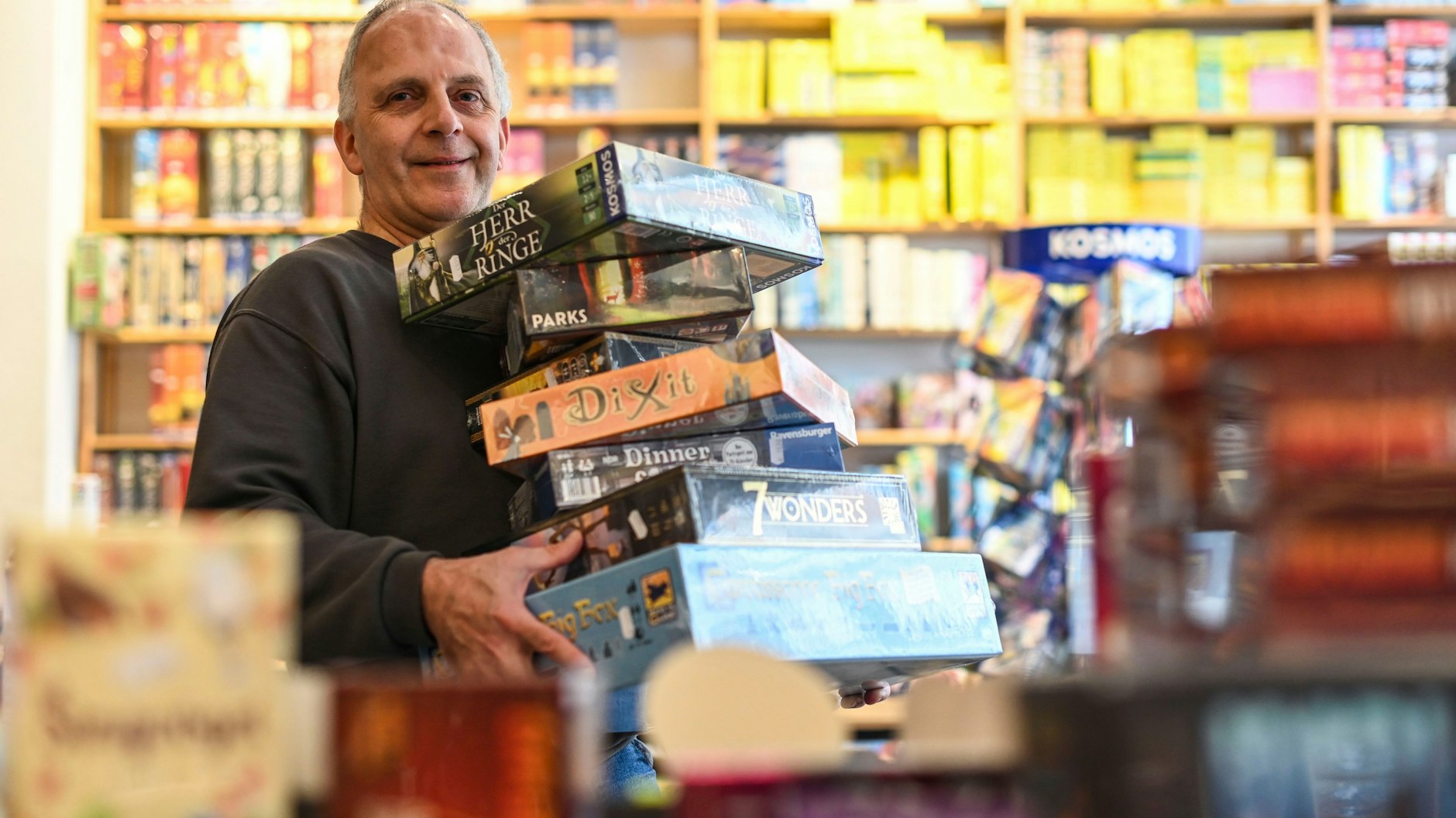 Josef Anders führt das Brettspielgeschäft in Prenzlauer Berg.