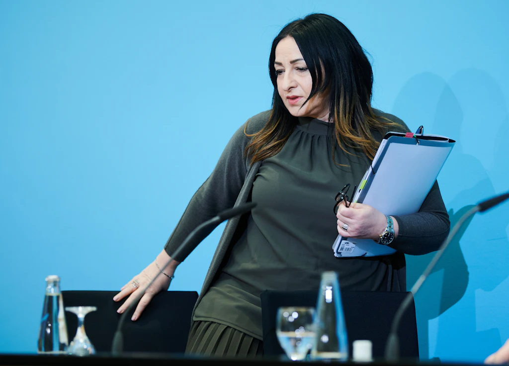 Dilek Kalaycis Impfstoff-Fauxpas: Wie konnte das passieren?