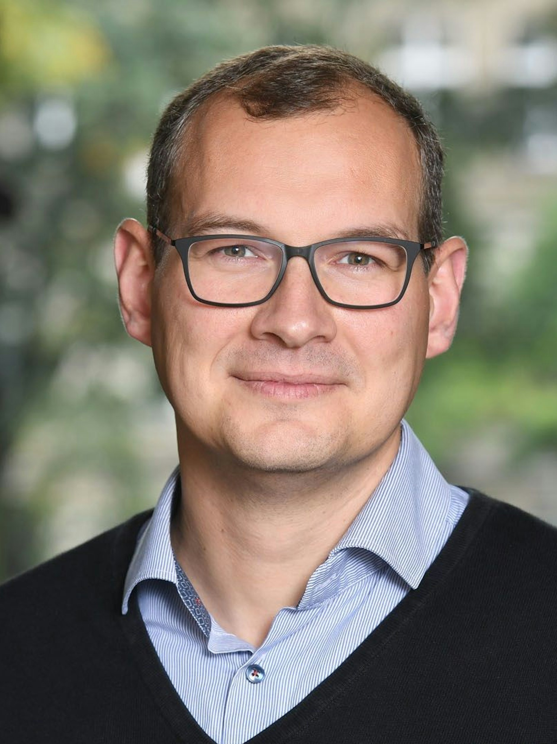 Aiko Wagner, geboren 1982 in Berlin, studierte bis 2008 an der HUB Sozialwissenschaften, und arbeitet seither am Wissenschaftszentrum Berlin für Sozialforschung (WZB). Er promovierte mit Bestnote über strategisches Wahlverhalten und lehrte auch Vergleichende Politikwissenschaft an der Universität Potsdam.