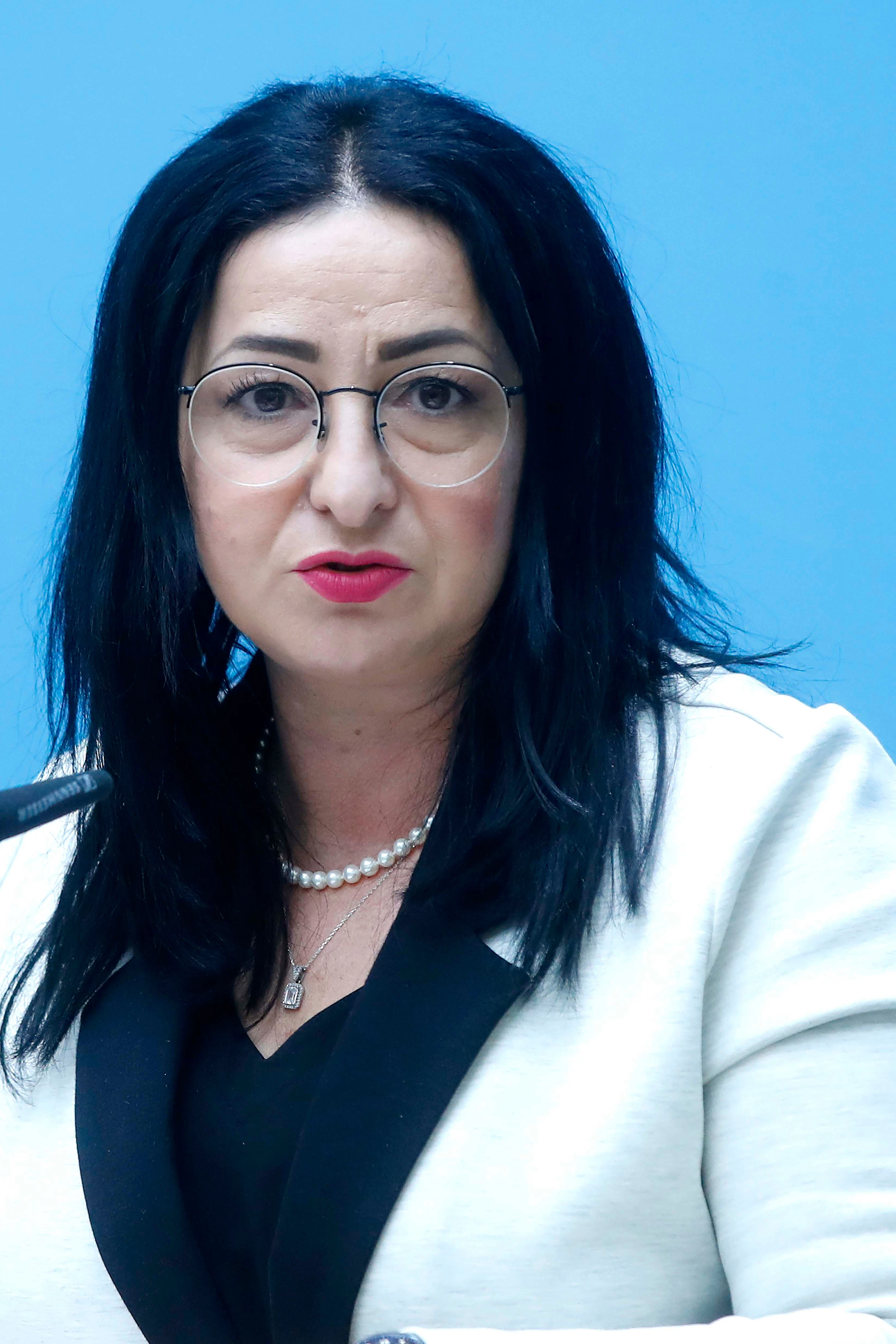 Zur Person