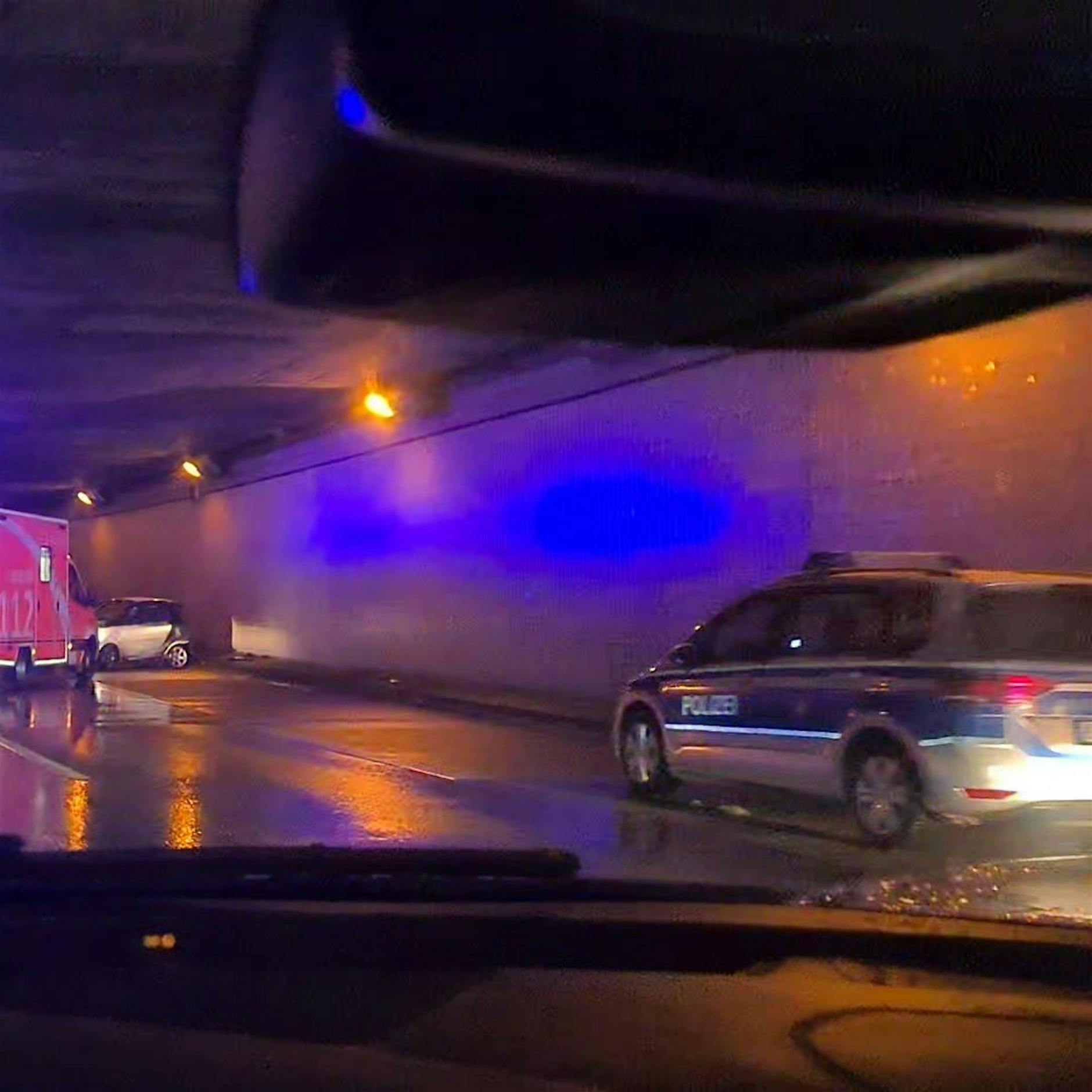 Steglitz: Ein Verletzter bei Glätteunfall