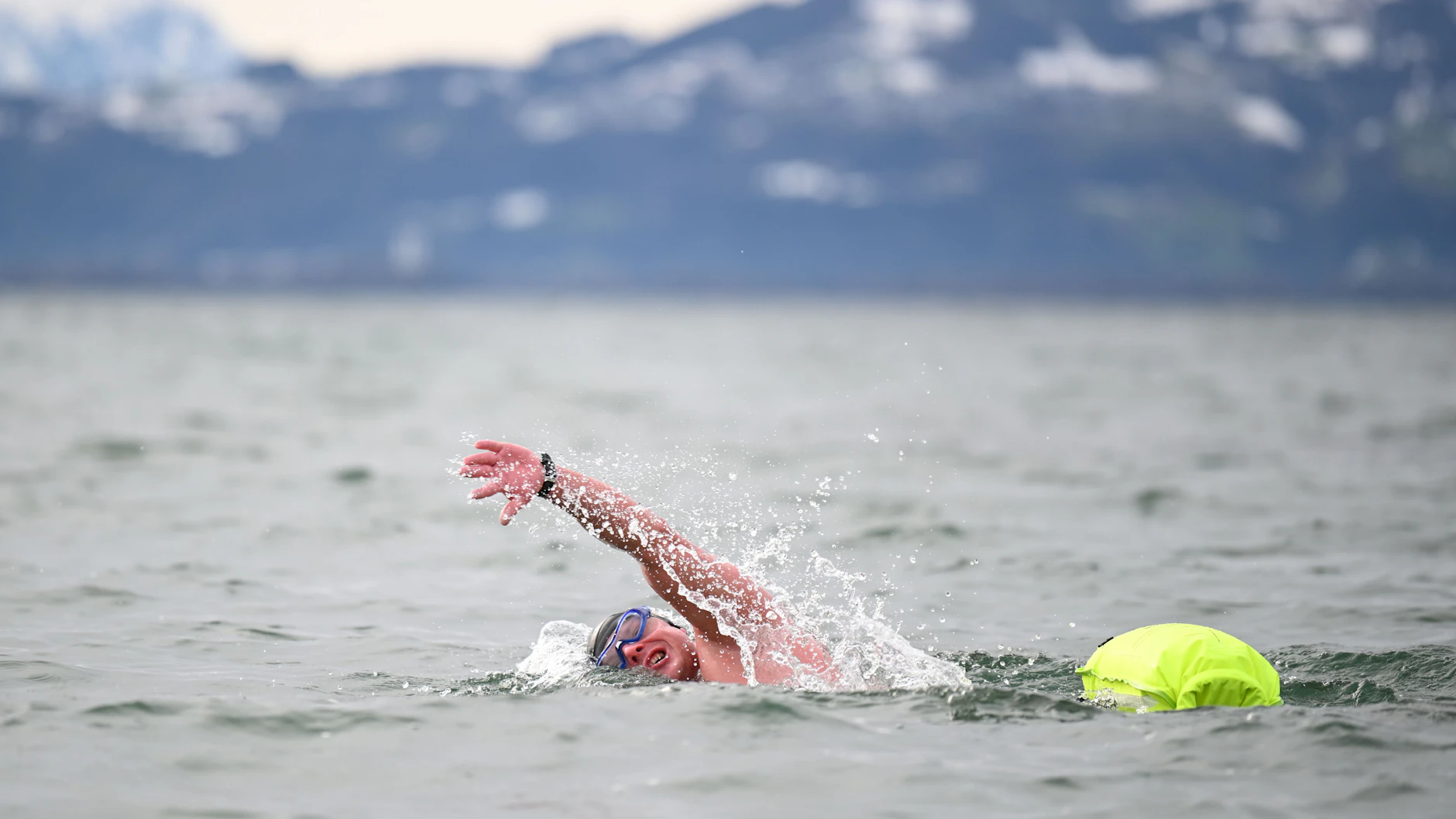Der 37-jährige Paul Bieber erreichte den neuen deutschen Rekord im Eismeilenschwimmen.