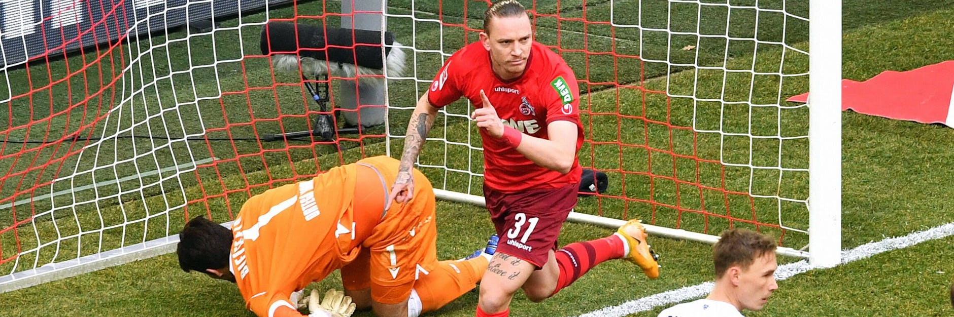 Vergangene Saison spielte Marius Wolf noch für Hertha. Jetzt legt im Abstiegsgipfel einen Doppelpack für Köln beim 3:1 gegen Bielefeld hin.