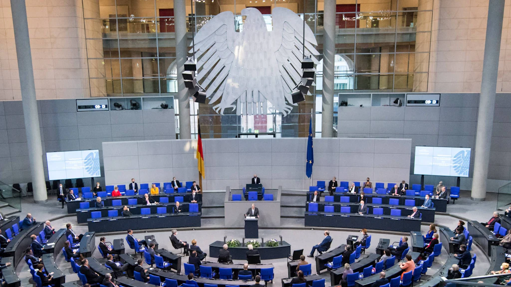 Bundestag: Abgeordneten droht Diäten-Senkung
