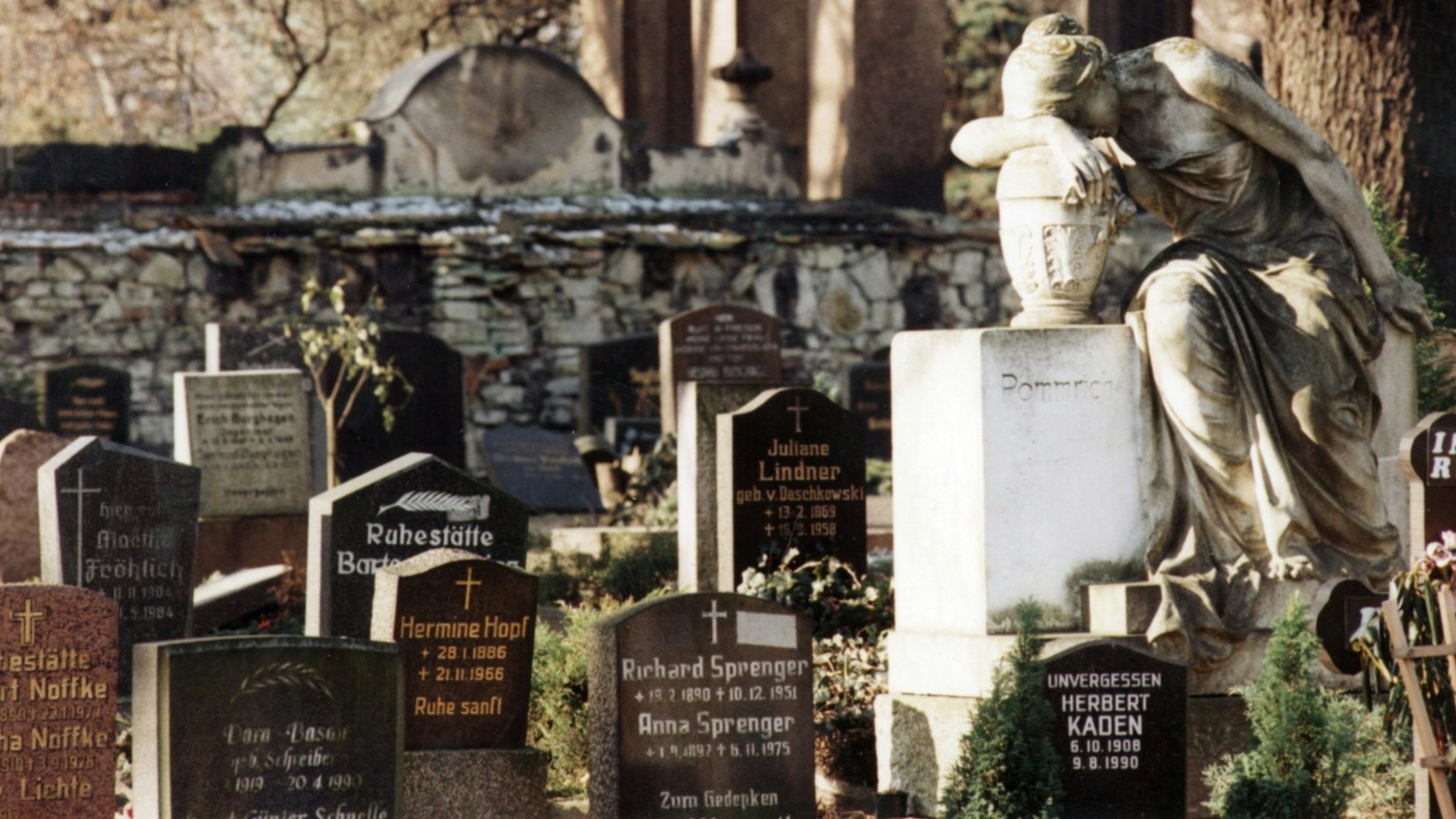 Gräber auf dem Dorotheenstädtischem Friedhof.