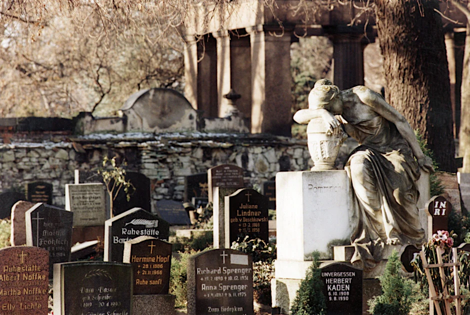 Gräber auf dem Dorotheenstädtischem Friedhof.