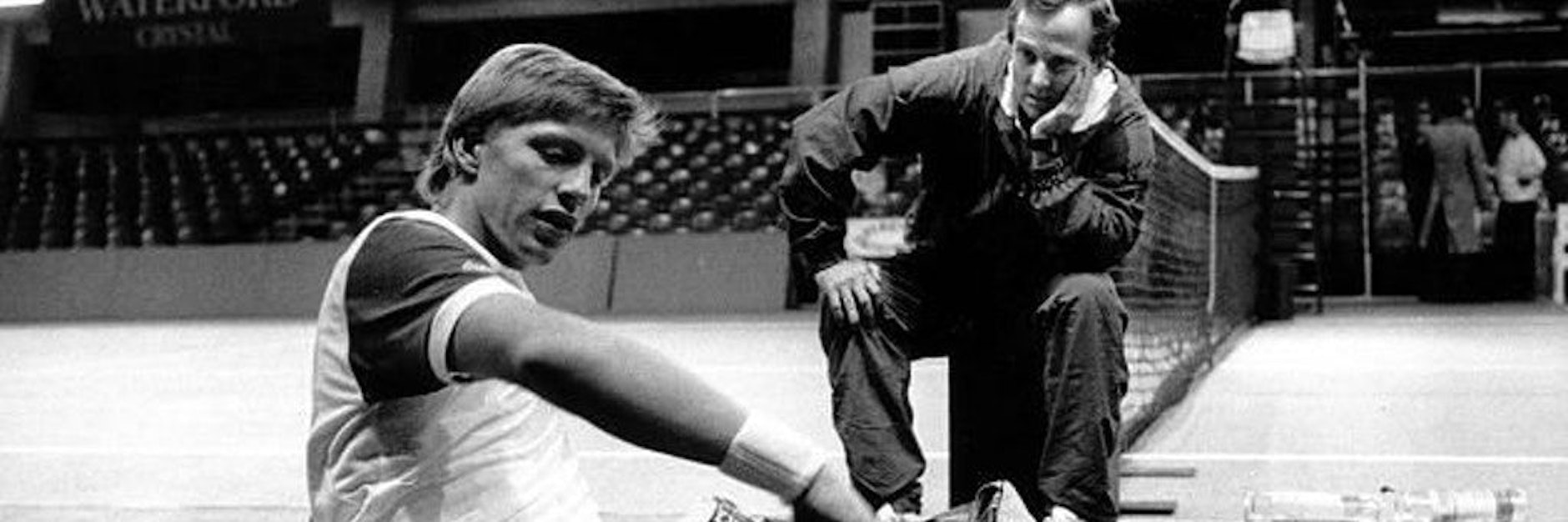Boris Becker (links) mit seinem Coach Bob Brett im Jahr 1987.