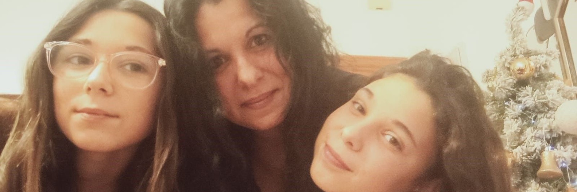 Eva Tancosova mit ihren beiden Töchtern Mia (li.) und Lea.