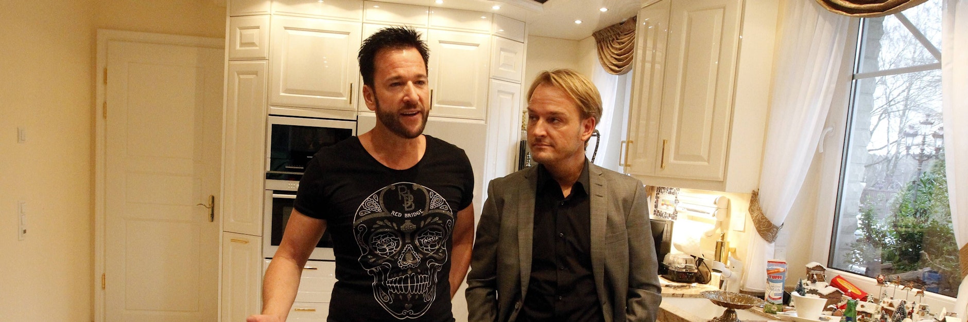 Ein Foto aus besseren Tagen: Michael Wendler noch als Schlagersänger mit seinem damaligen Manager Markus Krampe.