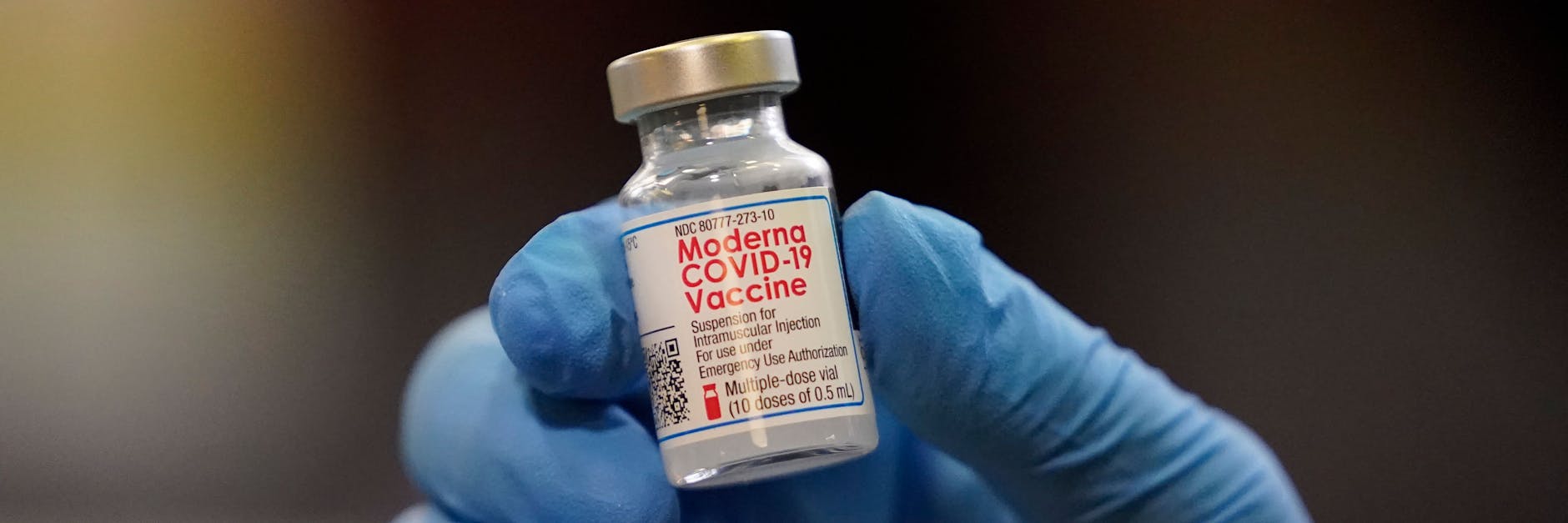 Fläschchen des Corona-Impfstoffs des US-Konzerns Moderna.