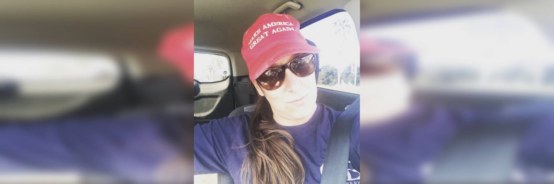 Laut ihres Ehemanns in einem TV-Sender in San Diego hatte Ashli Babbit 14 Jahre in der amerikanischen Air Force als „hochrangige Sicherheitsoffizierin“ gedient