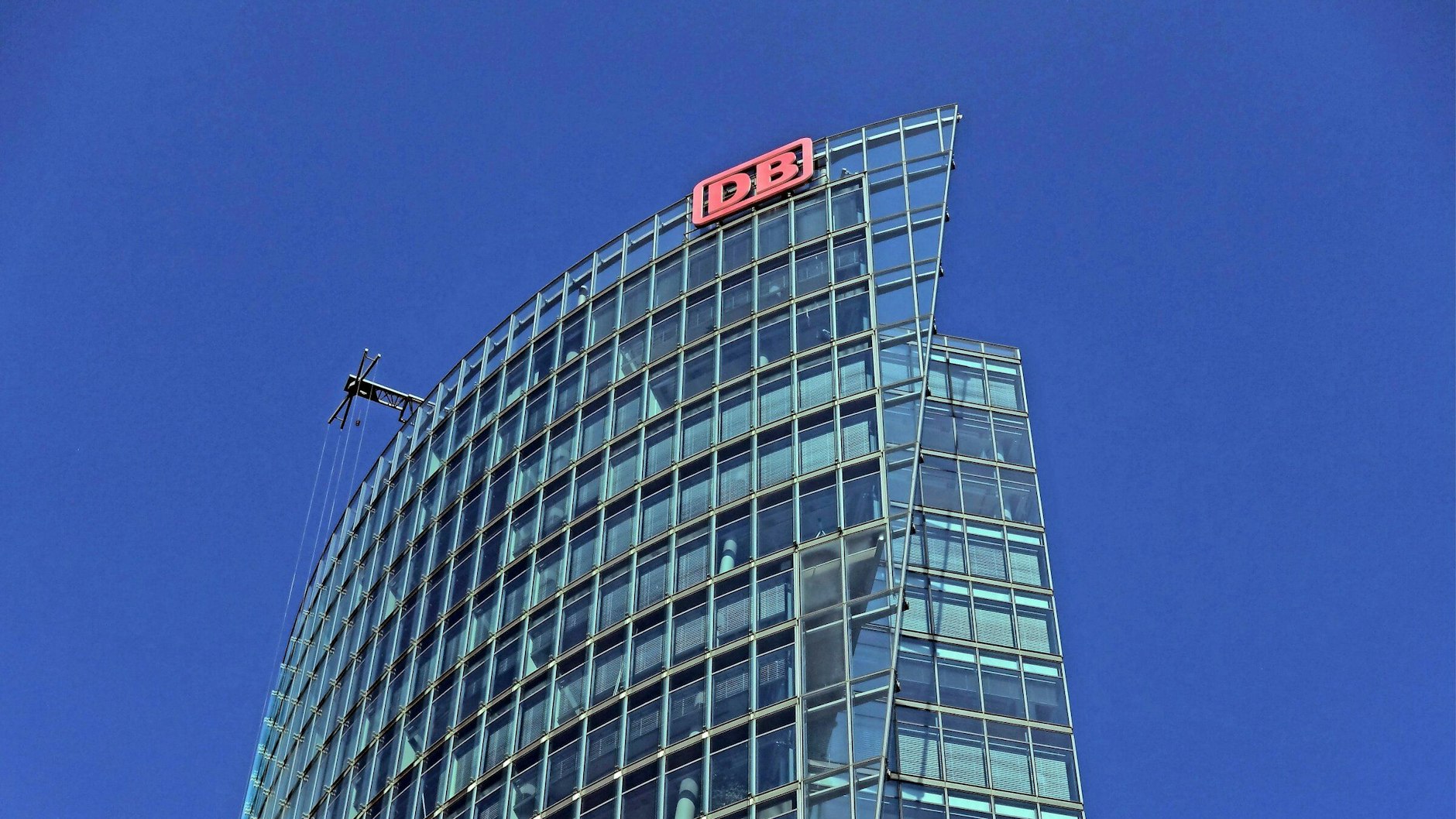 Im DB Bahn-Tower am Potsdamer Platz würde kaum ein Mitarbeiter noch in den Büros arbeiten.