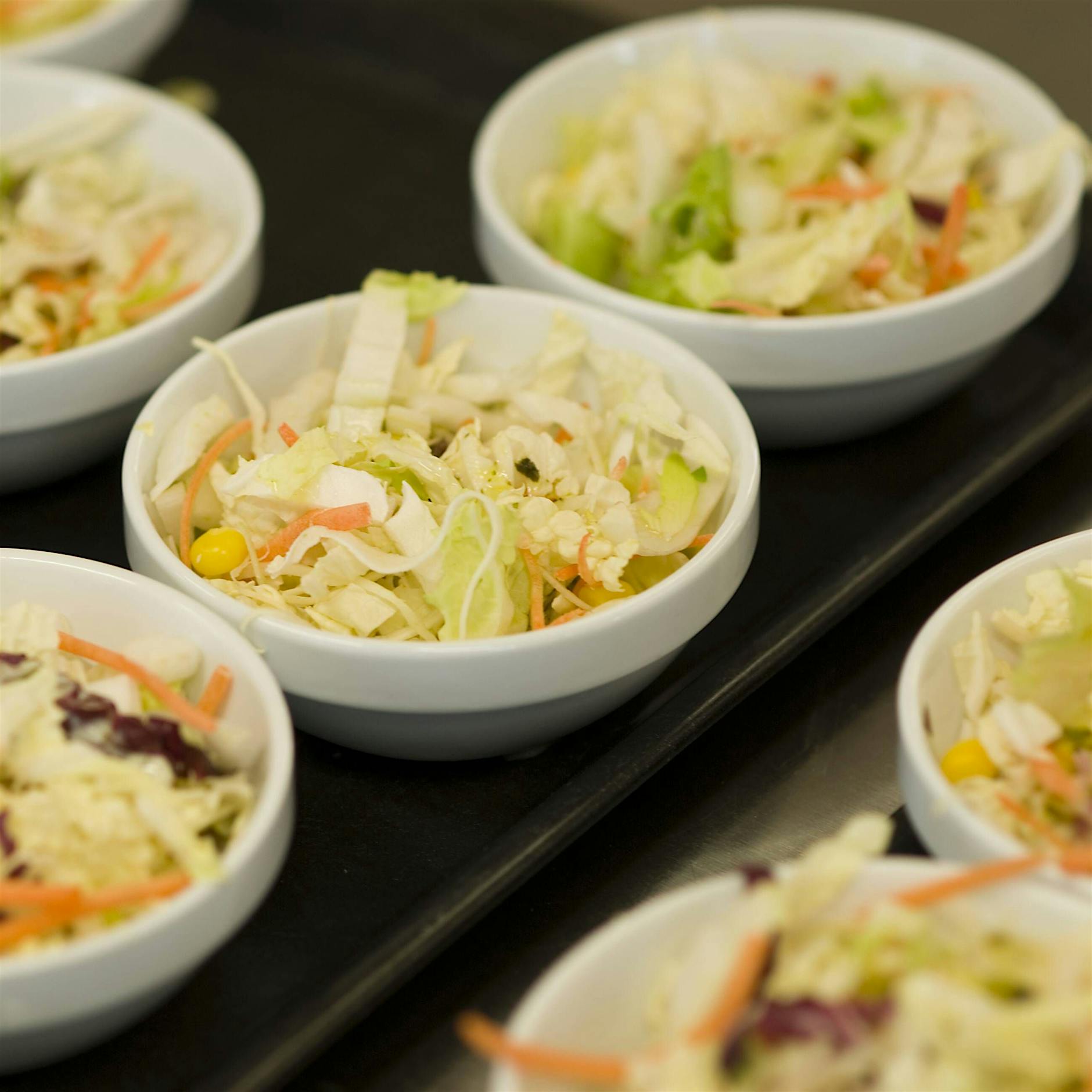 Verordnung: Wann der Aufenthalt auf Straßen, Plätzen und in Kantinen erlaubt ist