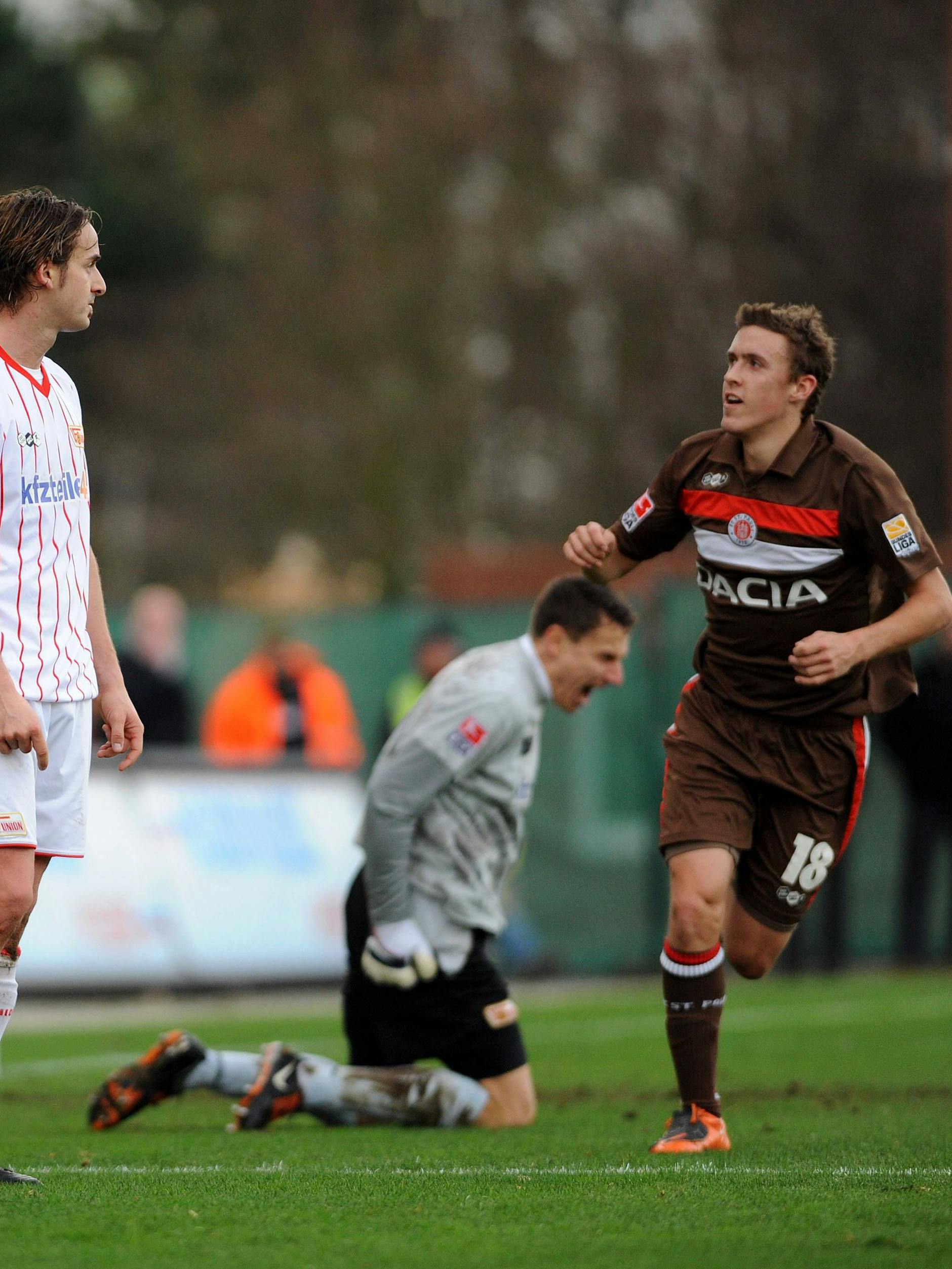 Max Kruse bejubelt einen Treffer gegen den 1. FC Union – seinerzeit noch im Dress des FC St. Pauli. 