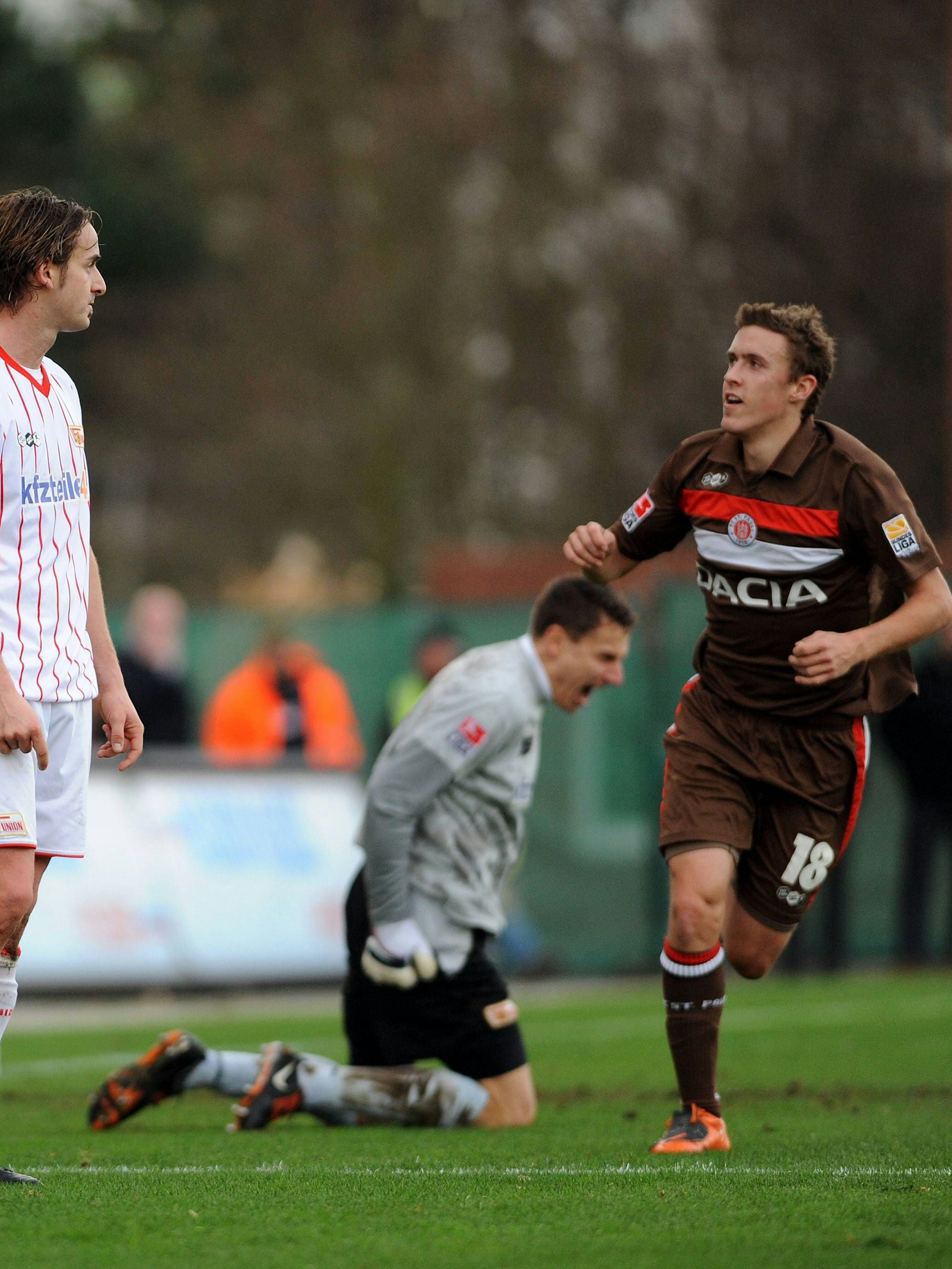 Max Kruse bejubelt einen Treffer gegen den 1. FC Union –&nbsp;seinerzeit noch im Dress des FC St. Pauli.&nbsp;