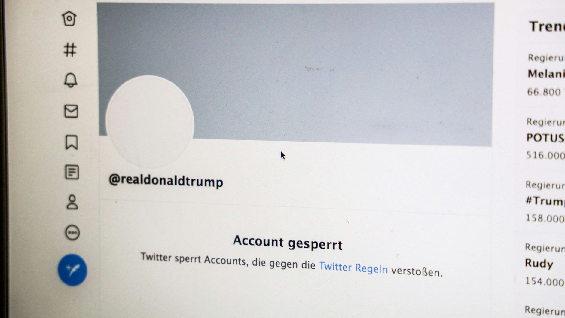 Am Freitag hat der Nachrichtendienst Twitter den Account von US-Präsident Donald Trump gesperrt.