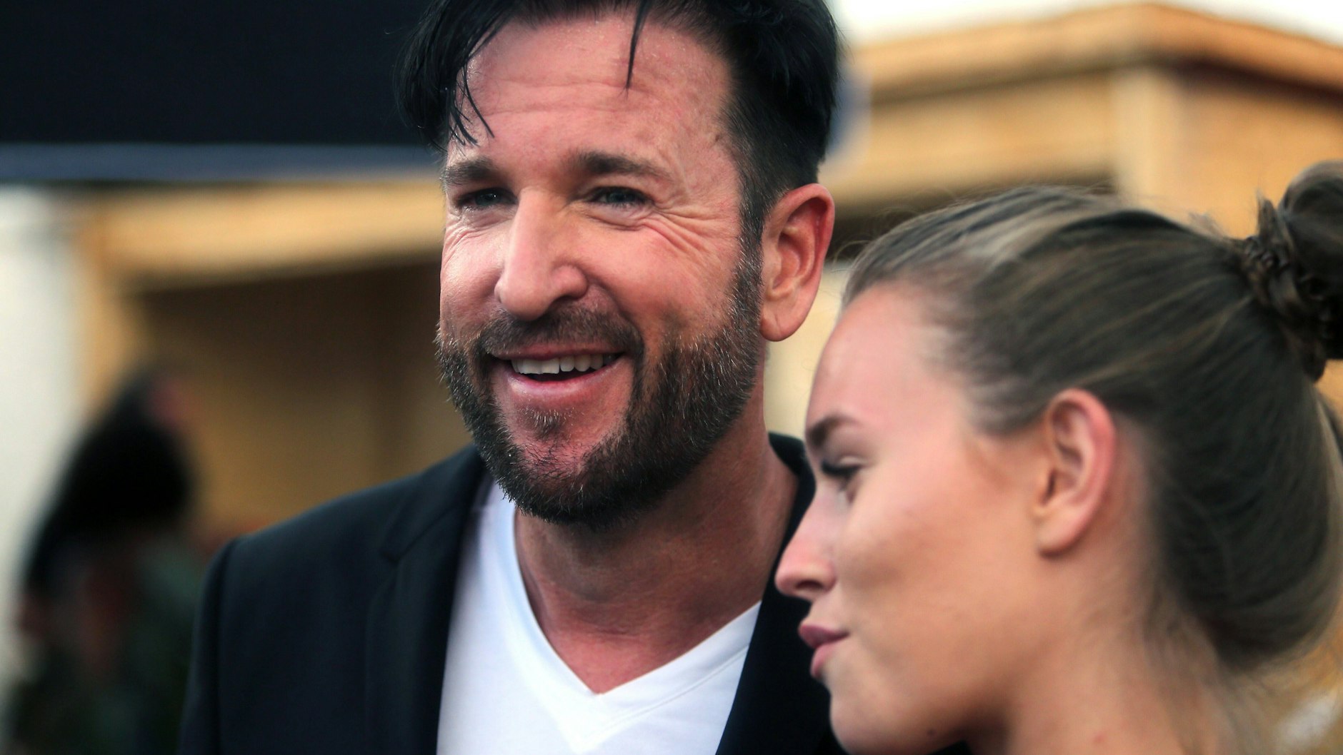 Michael Wendler mit Freundin Laura. 