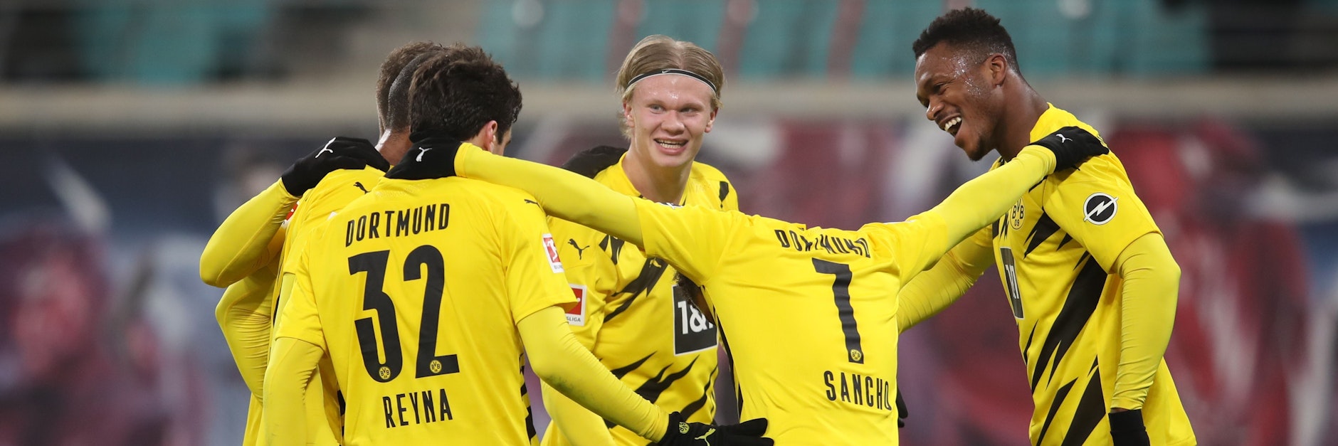 Erling Haaland (M.) und Borussia Dortmund haben wieder was zu lachen.