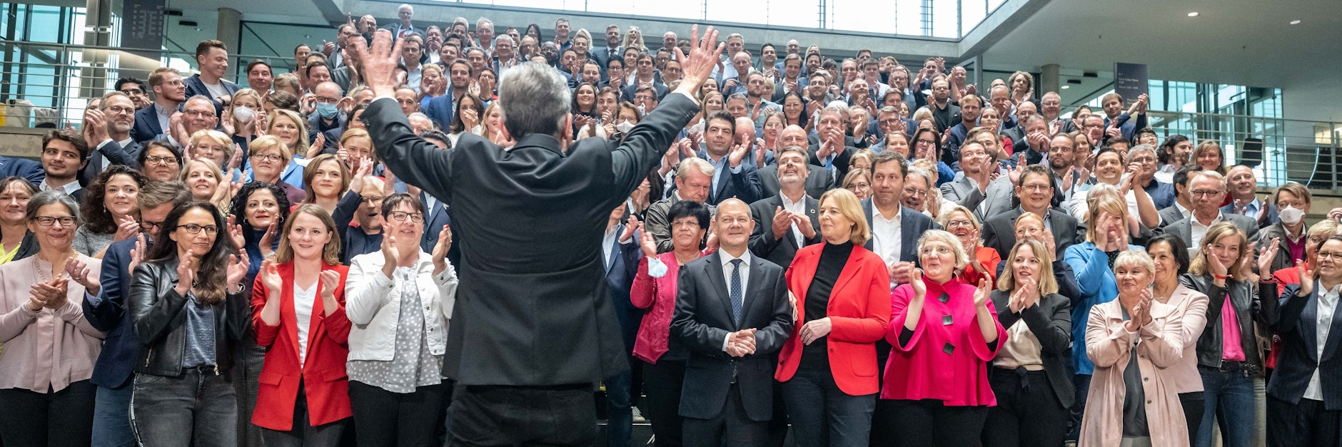 Das umstrittene Gruppenbild der SPD-Fraktion – ohne Masken, ohne Abstand!