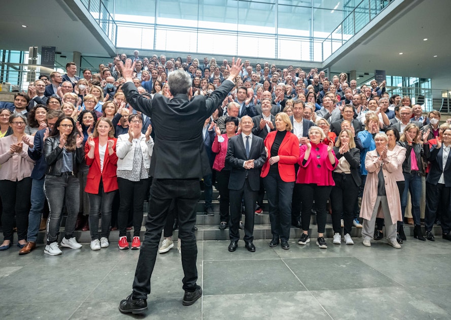 Karl Lauterbach Verteidigt Spd Gruppenbild Ohne Corona Masken