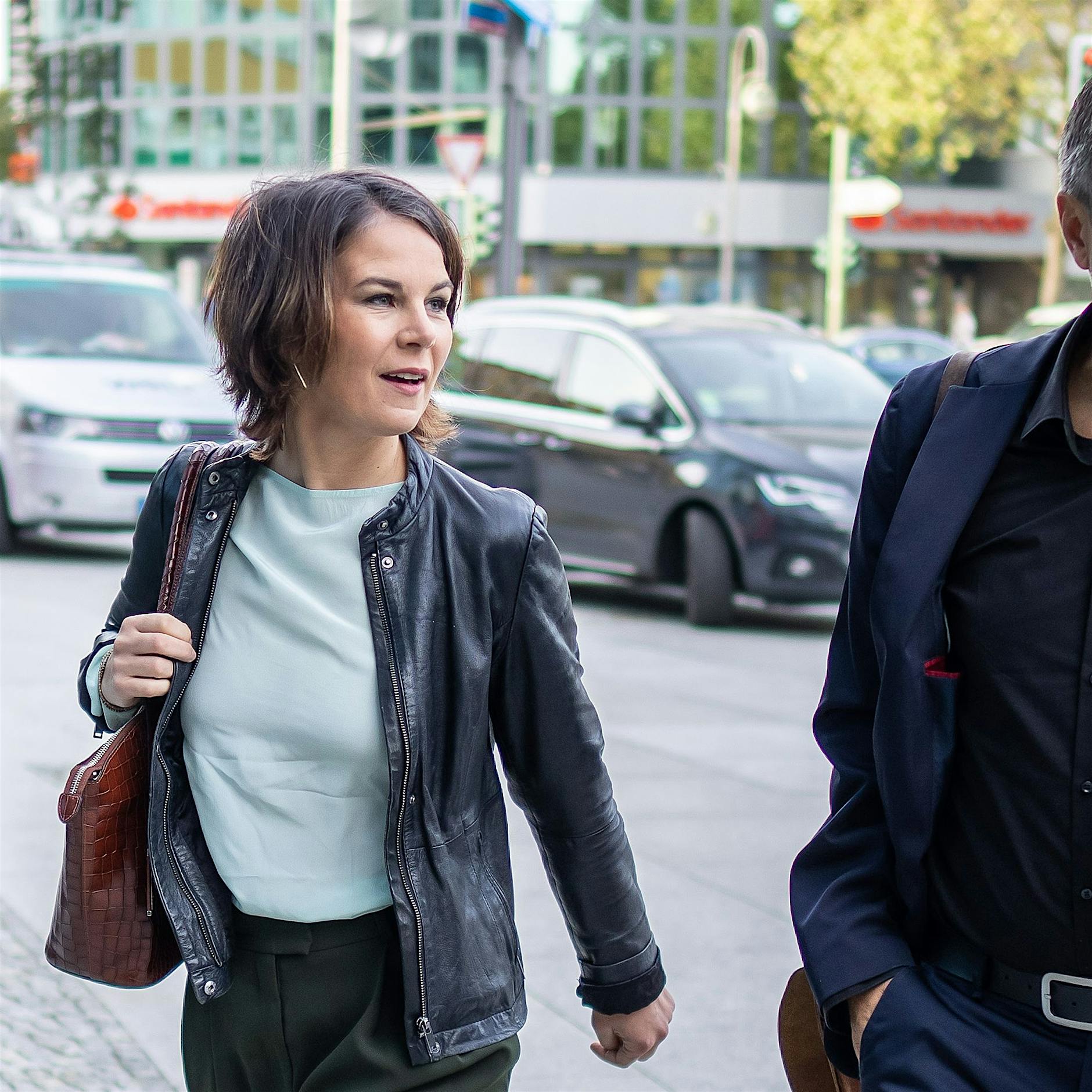 Grüne beraten über Kurs – Röttgen mäkelt an Laschets Team-Auswahl