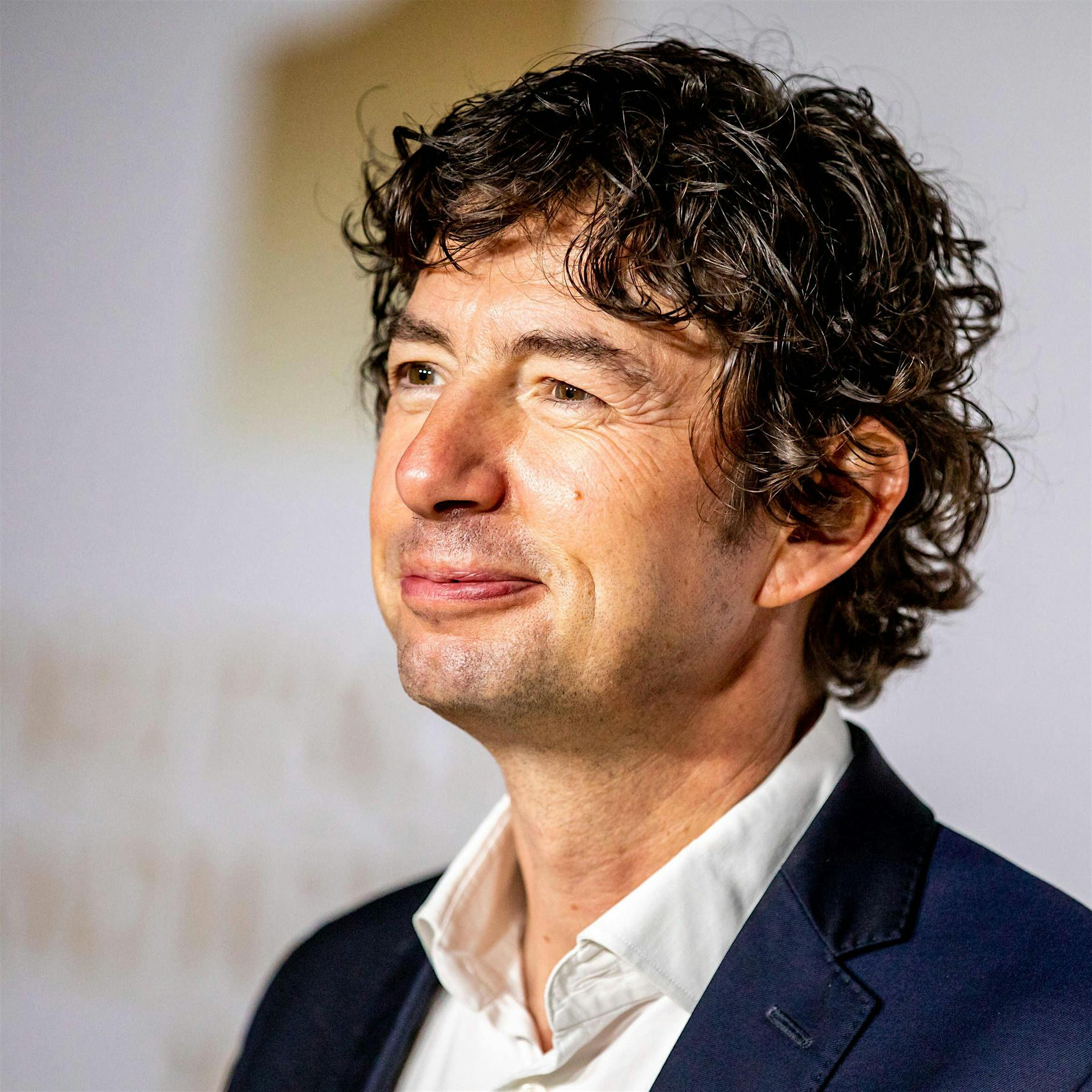 Nach Selfie-Post: Lauterbach und Drosten gehen als Coverband viral